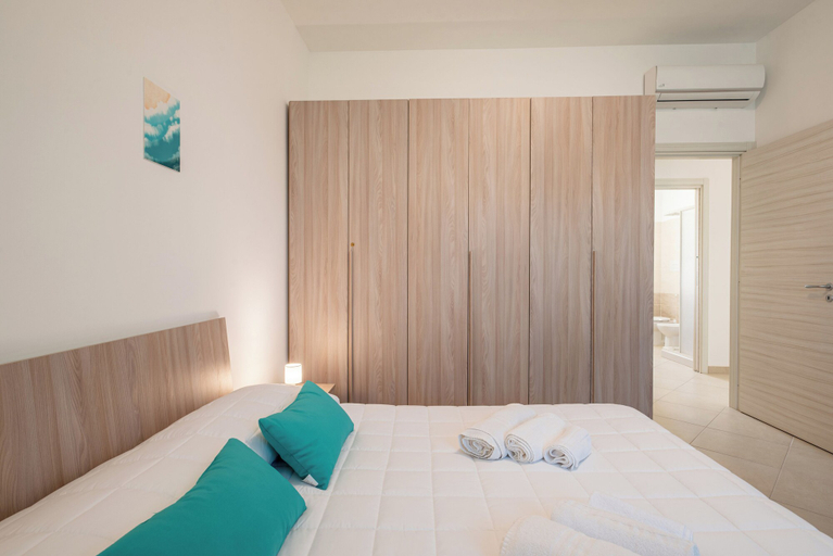 Bedroom 3, Icaro Apartments, Messina