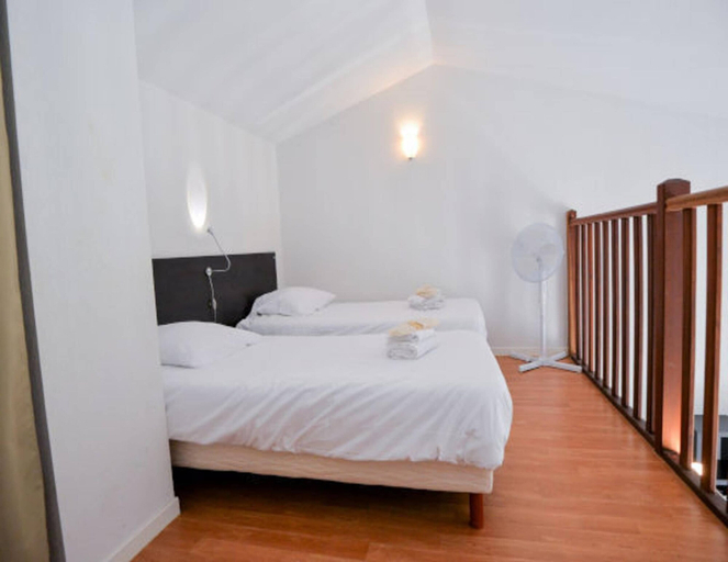 Room 4, Apartment in Azille Near Lac de Jouarres, Aude