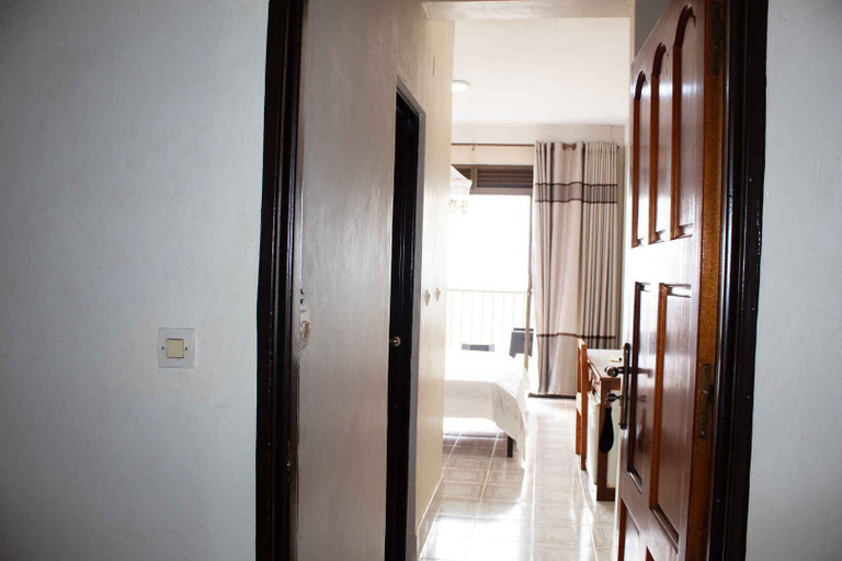 Bathroom 4, Okapi Hotel, Nyarugenge