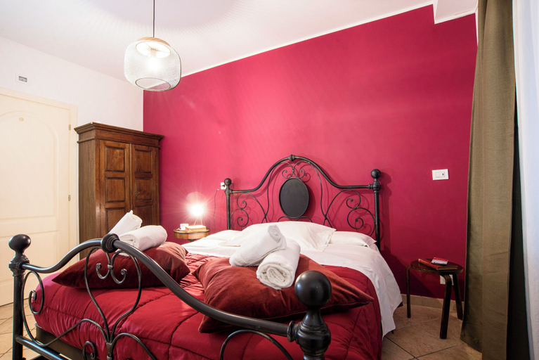 Bedroom 4, Colosseum B, Rome