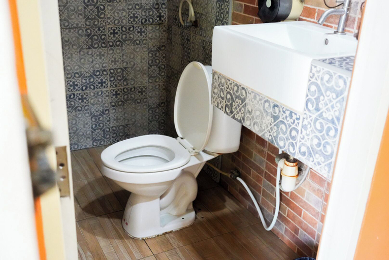 Bathroom 4, The Castello Resort, Pattaya