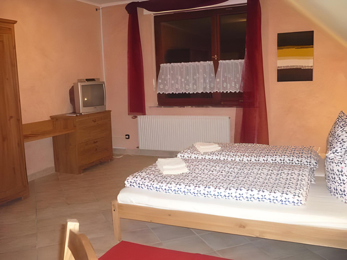 Bedroom 16