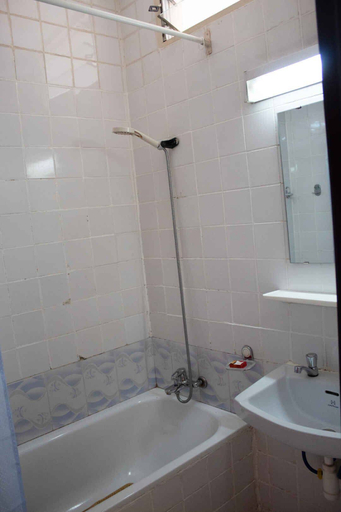 Bathroom 4, Okapi Hotel, Nyarugenge