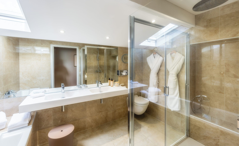 Bathroom 5, Relais & Châteaux La Réserve, Tarn