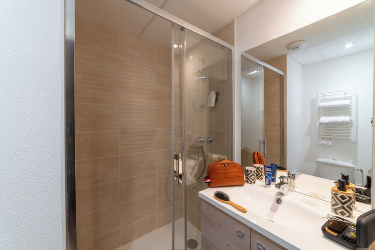 Bathroom 4, Montempô appart-hôtel Bordeaux Belvédère, Gironde