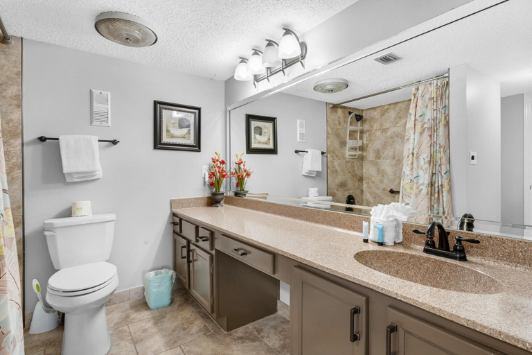 Bathroom 4, Enclave 605a, Okaloosa