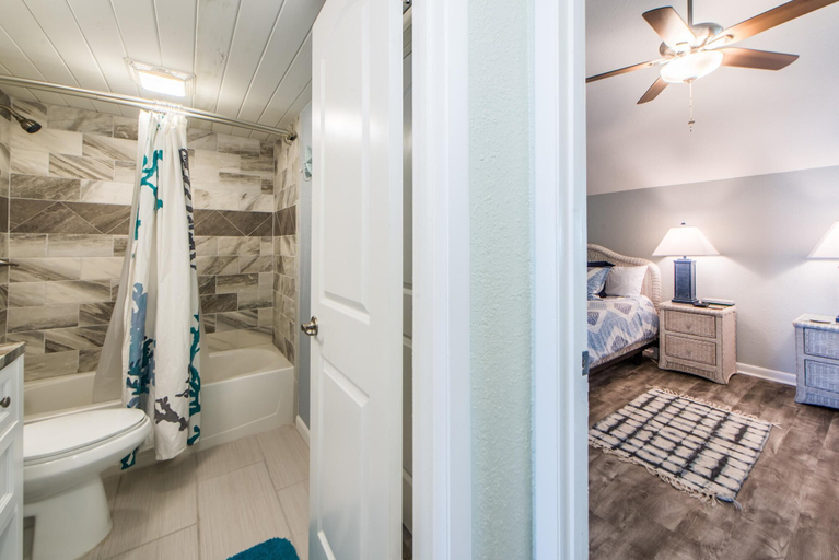 Bathroom 3, The Shores Townhome #116, Bay