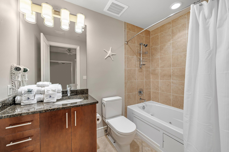Bathroom 4, Turquoise C702, Baldwin