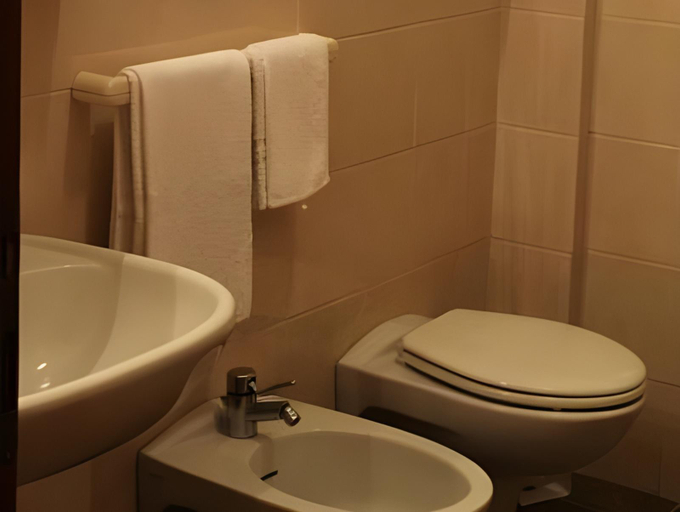 Bathroom 23