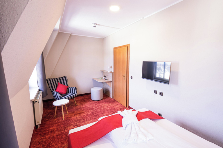 Bedroom 3, Hotel Lengenfelder Hof, Vogtlandkreis