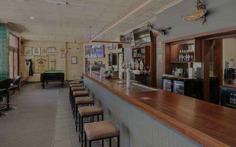 Food & Drinks 5, Snow Goose Hotel, Snowy River