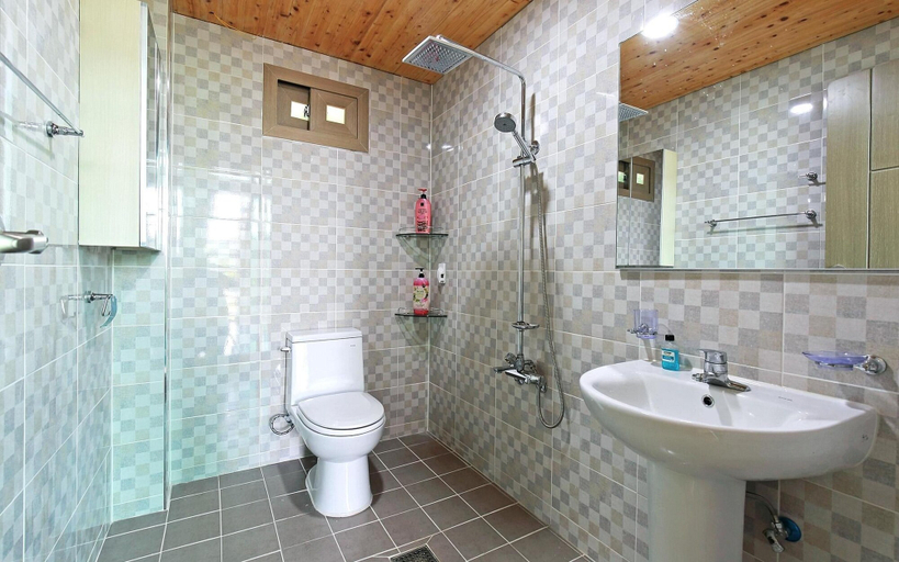 Bathroom, Gyeongju Galgok Songhak Pension, Gyeongju