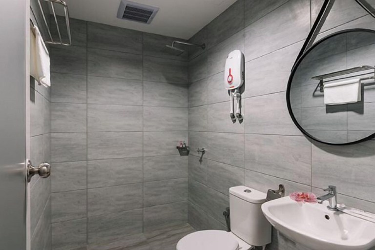 Bathroom 25