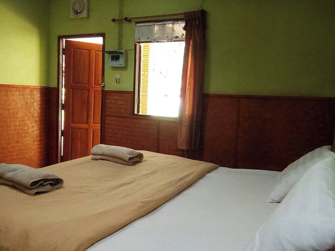 Bedroom 2, Shong Hai Resort, Khiri Ratthanikhom