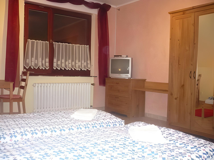Bedroom 14