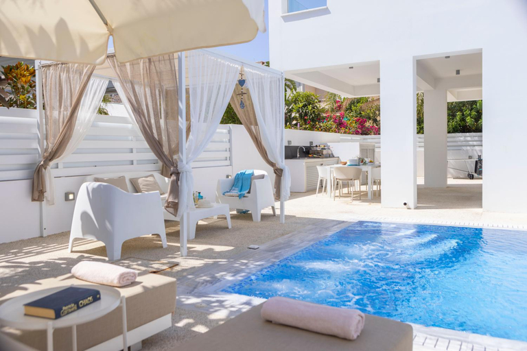 Sport & Beauty 2, Fig Tree Bay Residences 1 Lantiana Villa