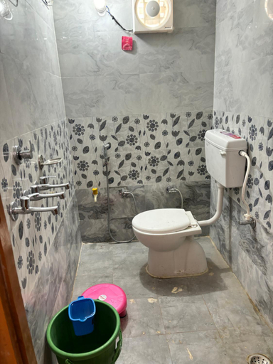 Bathroom, Shakuntala guest house, Faizabad