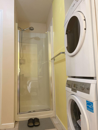 Bathroom 5, Cozy Room in Quiet Community Near Shopping Mall, Greater Vancouver