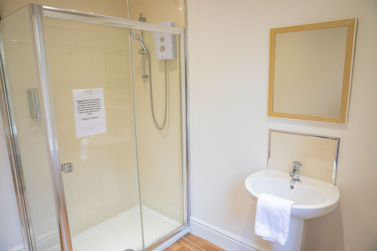 Bathroom 4, Sapphire Suite Sasco Apartments, Blackpool