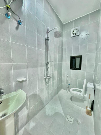 Bathroom, Icon Apartment Mirbat - شقة للايجار مرباط, Marbat
