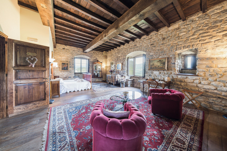 tenuta castel dell'aquila, Massa Carrara
