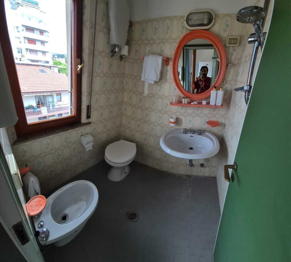 Bathroom 3, Hotel President, Ascoli Piceno