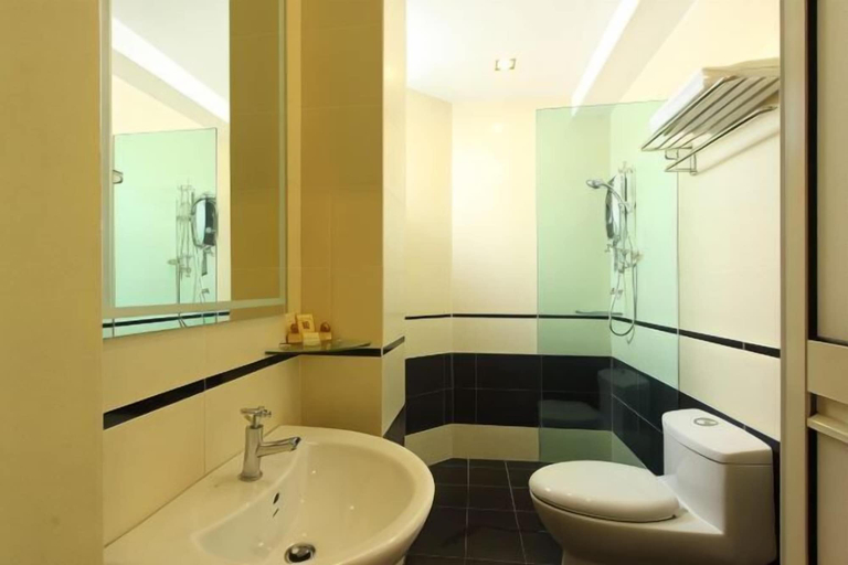 Bathroom 4