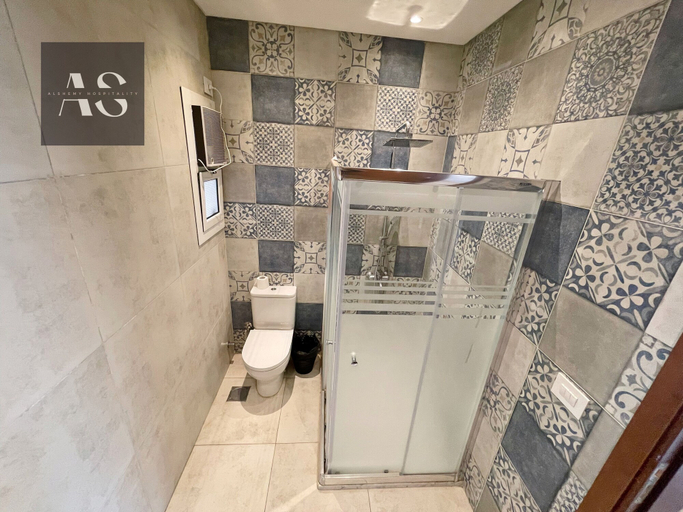 Bathroom 3, White Palace Serviced Apartments, New Cairo City