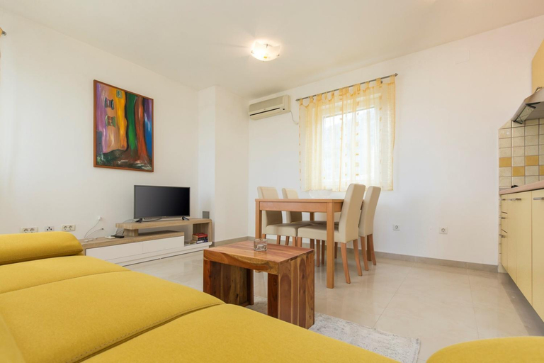 Others 3, House ALANIS wtih sea view in quiet location, Raša