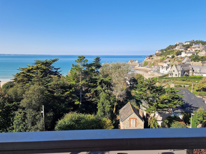 View from property 2, Apartment With sea View Near Beach, Côtes-d'Armor