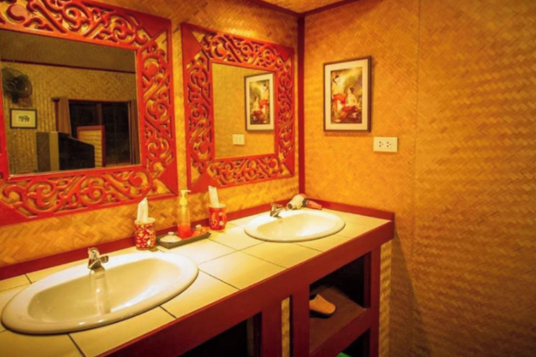 Bathroom 5, Old Tree's House, Mae Ai