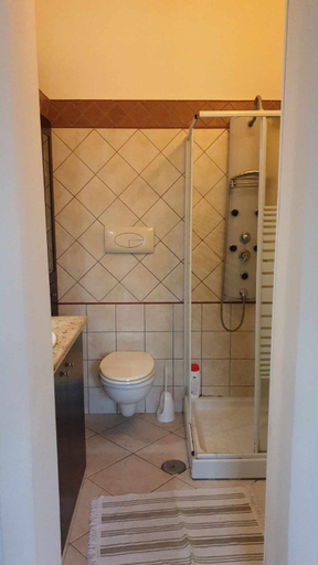 Bathroom 5, Gaia GuestHouse, Salerno