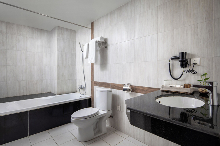 Bathroom 5, Vrest Hotel, Phnom Penh