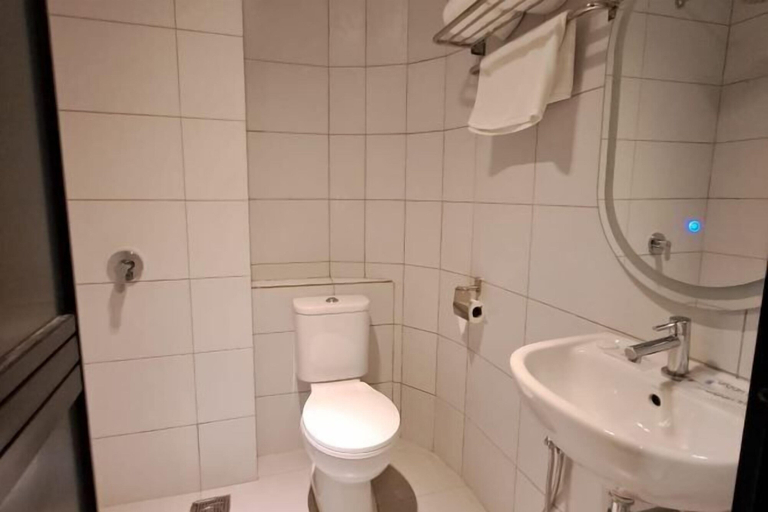 Bathroom 19