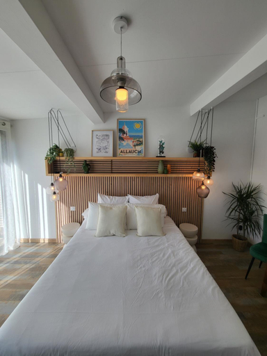 Others 4, 1772 Les Suite&Spa, Bouches-du-Rhône