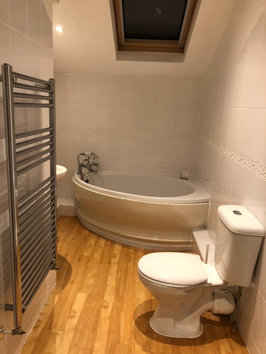 Bathroom 4, Beach House - Penthouse 3 Bed Apartment, Sefton