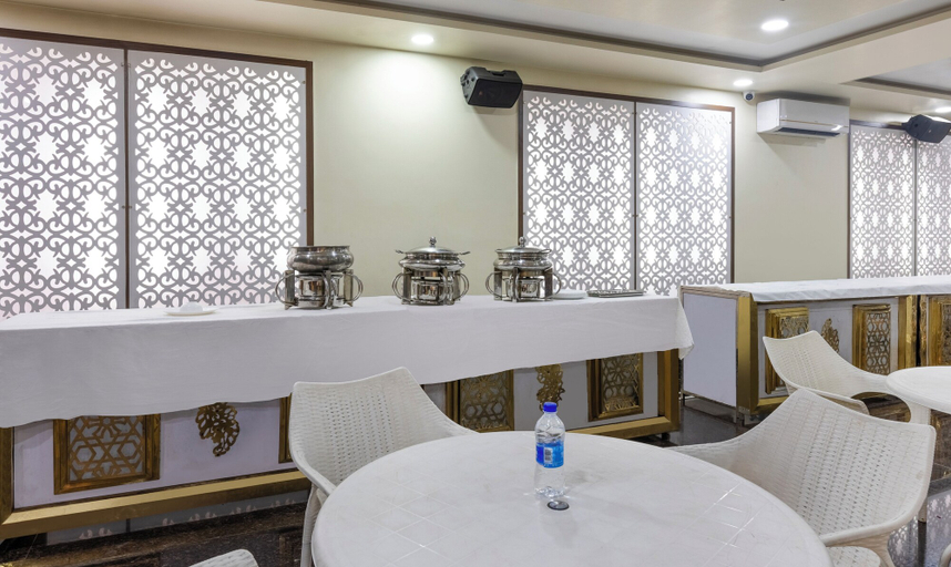Food & Drinks 5, Treebo The Golden Sands, Bistupur, Purbi Singhbhum