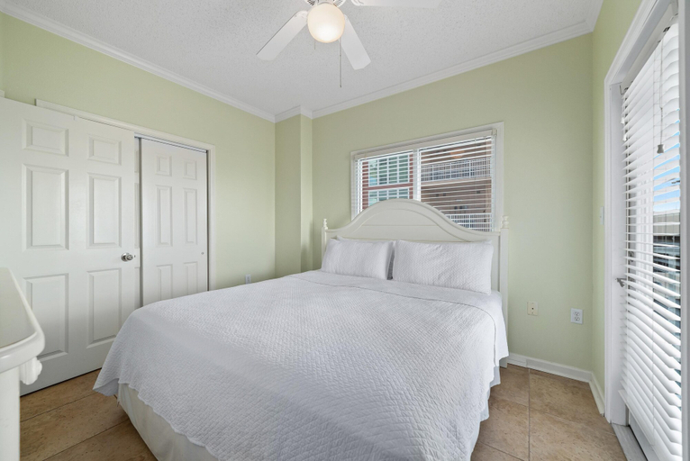 Bedroom 2, Tidewater 609, Baldwin