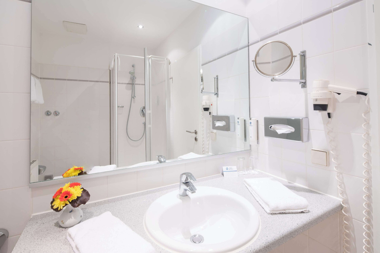 Bathroom 5, Best Western Hotel Geheimer Rat, Magdeburg