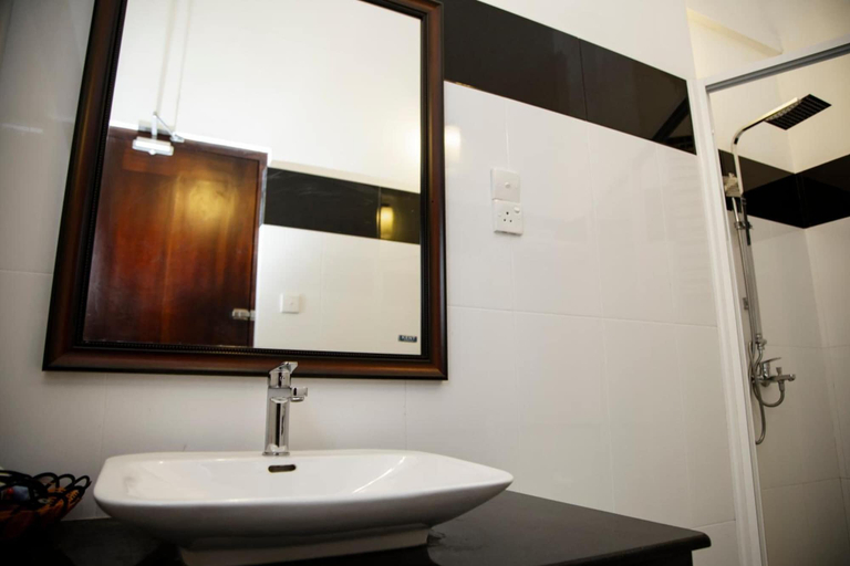 Bathroom 3, Prince Villa, Bentota