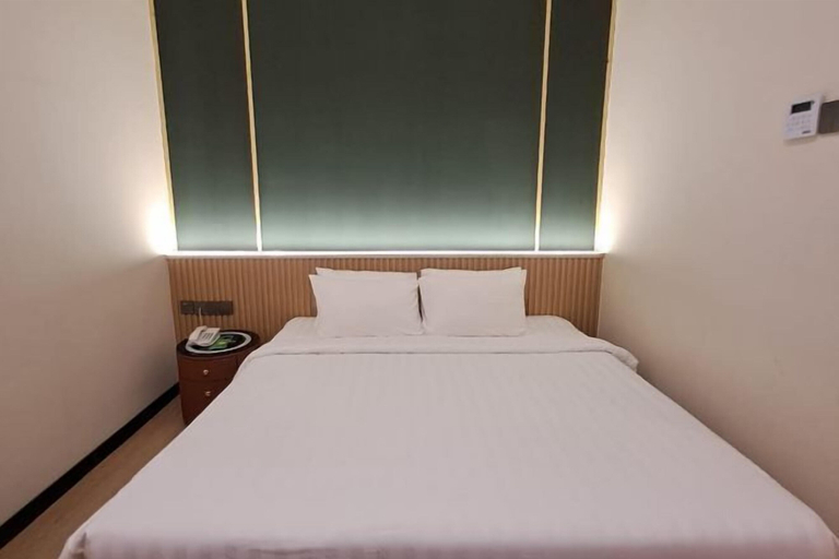 Bedroom 18