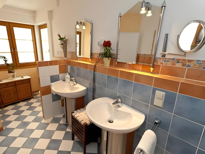 Bathroom 14