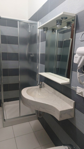 Bathroom 4, HOTEL LA TORRE, Modena