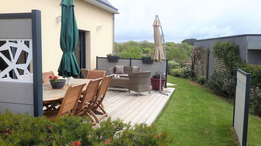 Outdoor dining, Holiday Home, Le Pouldu-formerly TUI Ferienhaus, Finistère