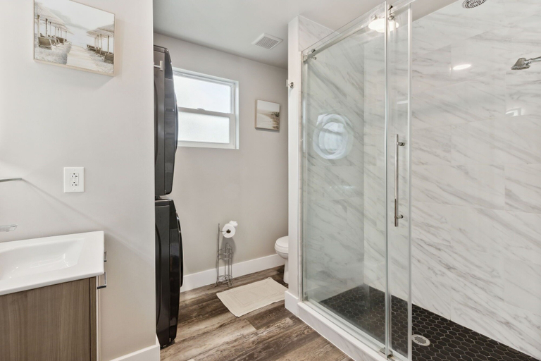 Bathroom 4, Beach 5 Villas - Immaculate 300 steps from the Ocean, Nassau
