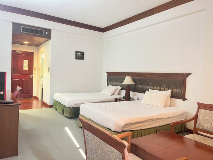 Bedroom 5, Royal Mekong Riverside Hotel, Muang Nong Khai