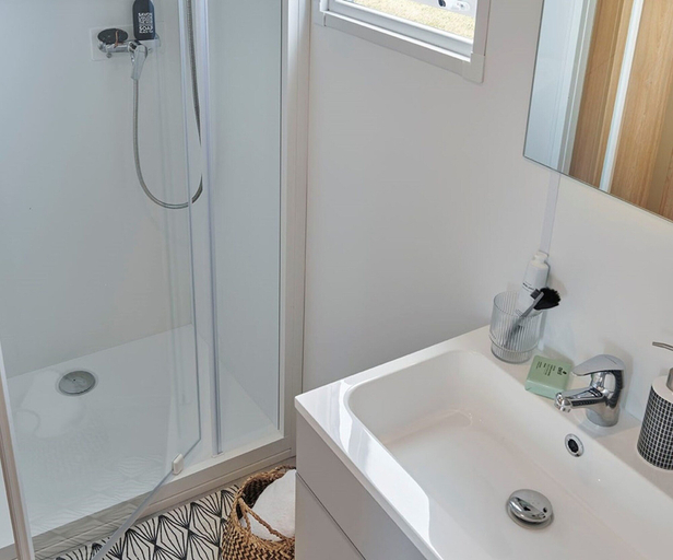 Room 3, Holiday Stay in Larmor Baden, Morbihan
