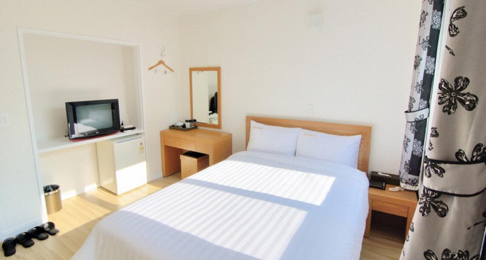 Bedroom 2, Star House, Jeju