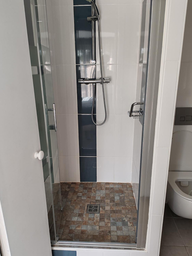 Bathroom 5, La revetizon, Charente-Maritime