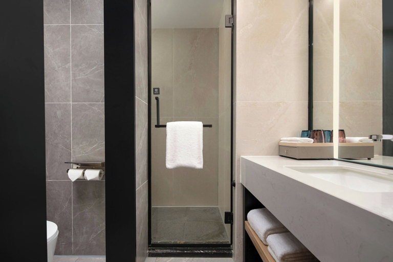 Bathroom 4, Fairfield by Marriott Chuzhou Railway Station, Chuzhou
